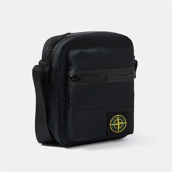 ストーンアイランド STONE  STONE ISLAND（ストーン アイランド） フード付き 中綿入りブルゾン