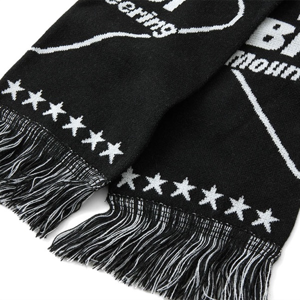 White Mountaineering × F.C. Real Bristol コラボ ジャガード ロゴ ...