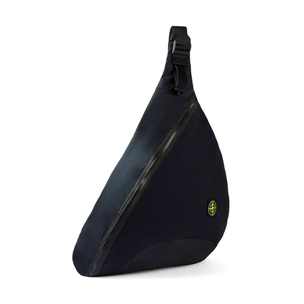 STONE  ストーンアイランド ボディバック 極美品 使用1回 STONE ISLAND（ストーン アイランド） ボディバッグ K2S159200020