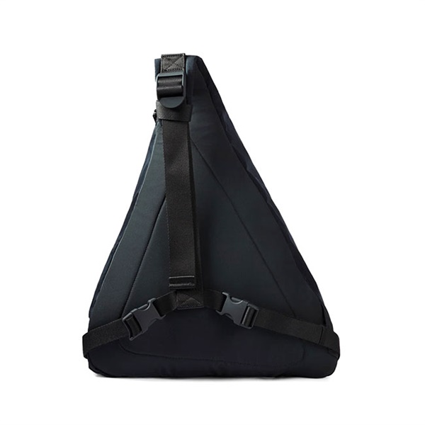 新品 STONE STONE  ボディバッグ ブラック STONE ISLAND ストーンアイランド クロスボティバッグ 9200020