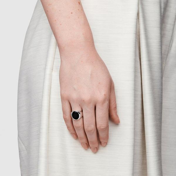 トムウッド Oval Black Onyx Ring-