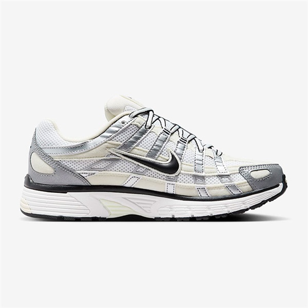 NIKE WMNS P-6000 COCONUT MILK/BLACK-SUMMIT WHITE（ナイキ