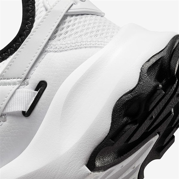 NIKE ナイキ TC 7900 モノクロ スニーカー DR7851-100 NIKE NIKE ナイキ TC 7900 モノクロ スニーカー DR7851-100 NIKE