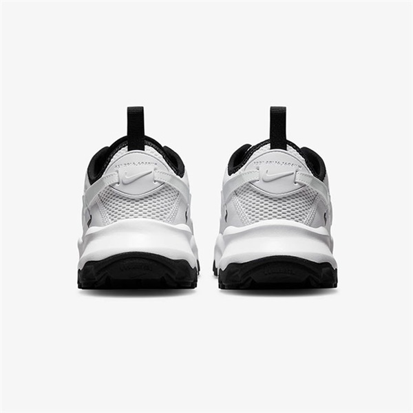 NIKE ナイキ TC 7900 モノクロ スニーカー DR7851-100 NIKE NIKE ナイキ TC 7900 モノクロ スニーカー DR7851-100 NIKE