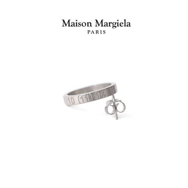 Maison Margiela（メゾン マルジェラ）ナンバリングピアス-