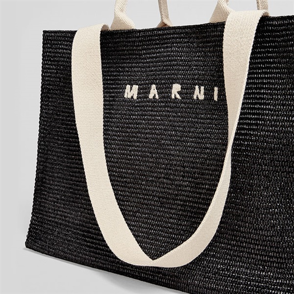 タグ付き新品【MARNI】ロゴ刺繍　トートバッグ　ラフィア