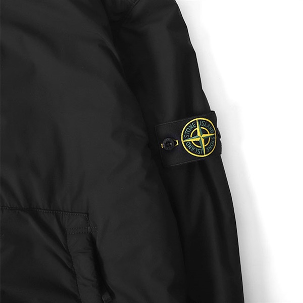 Stone Island ストーンアイランド ガーメントダイ ロゴパッチ 中綿入り ...